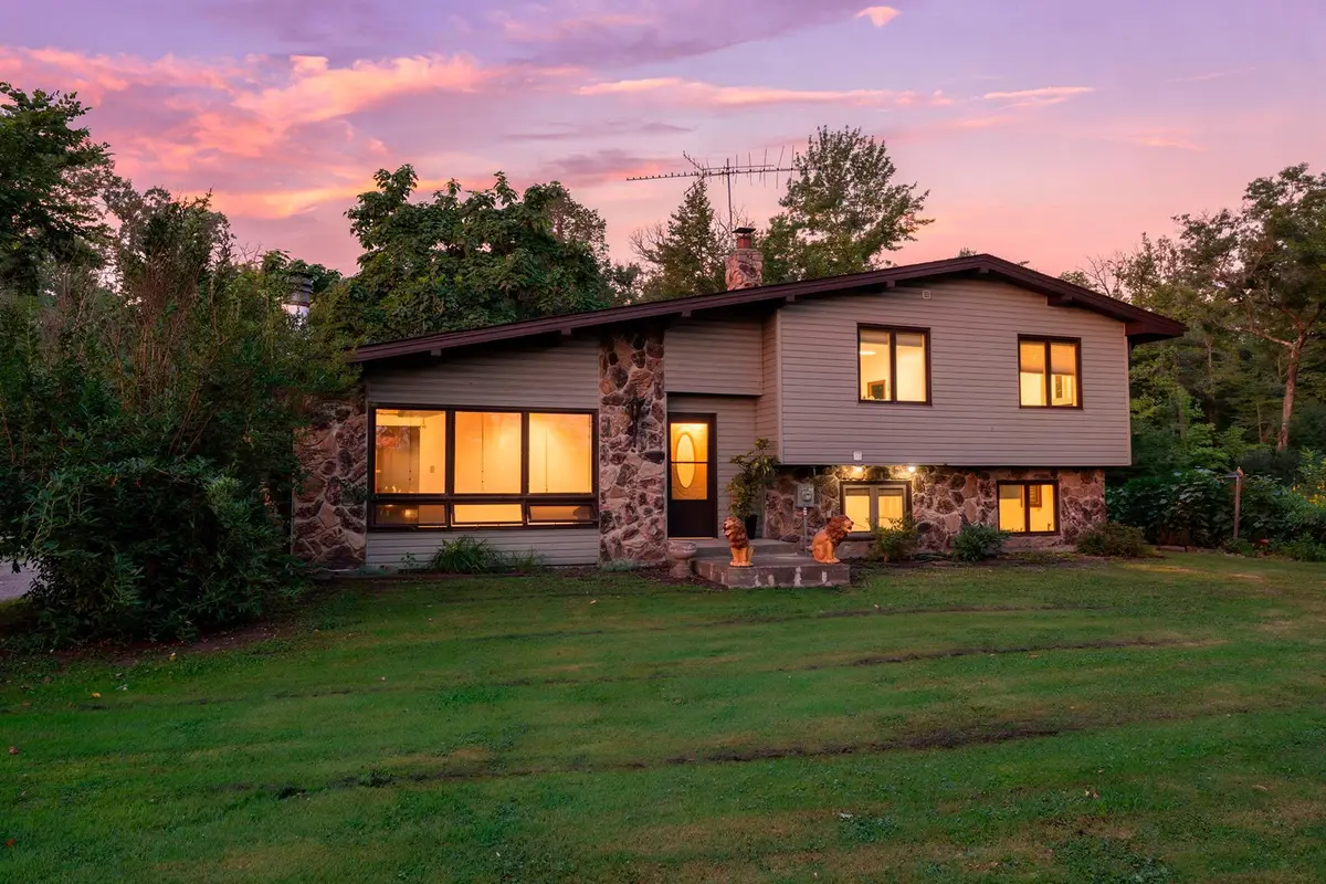 32350 Cedar Crest Trail Ne, North Branch, MN 55056 - #1