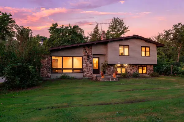 32350 Cedar Crest Trail Ne, North Branch, MN 55056