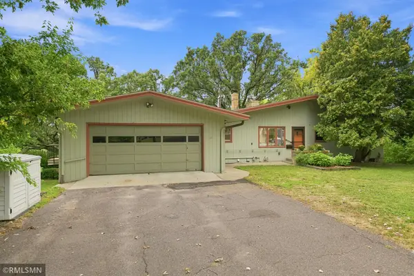 44 Miller Crest Lane, Saint Paul, MN 55106