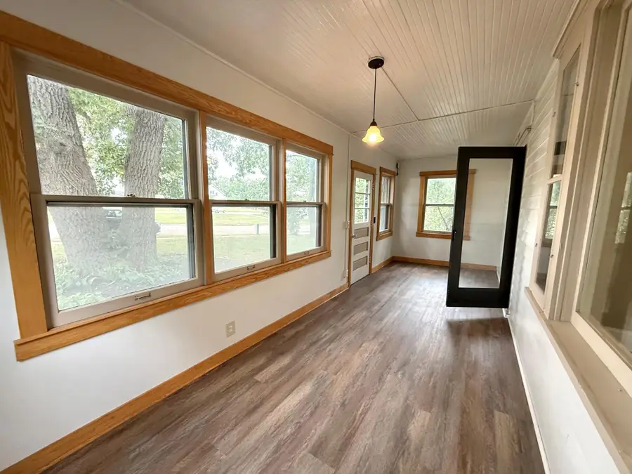 109 W Bridge Street, Redwood Falls, MN 56283 - #2