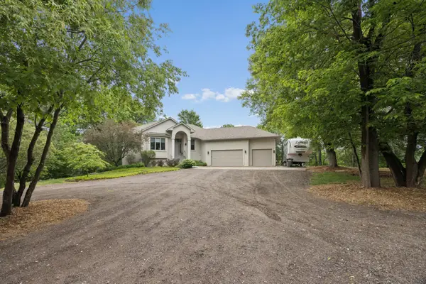 3882 219th Lane Ne, East Bethel, MN 55011