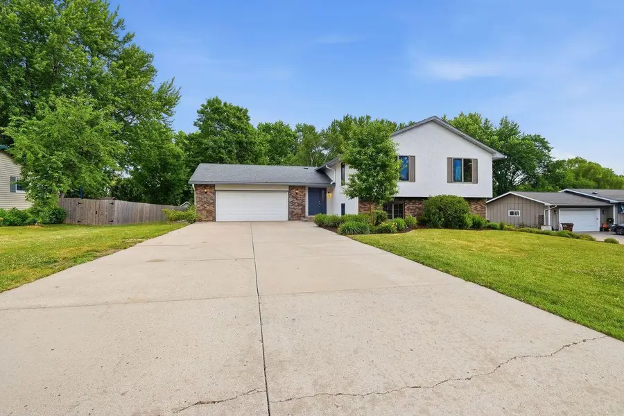 4027 Elmwood Drive, Saint Bonifacius, MN 55375 - #3