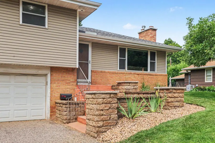 1333 Valders Avenue N, Golden Valley, MN 55427 - #3