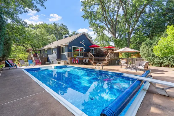 13705 Country Place, Burnsville, MN 55337