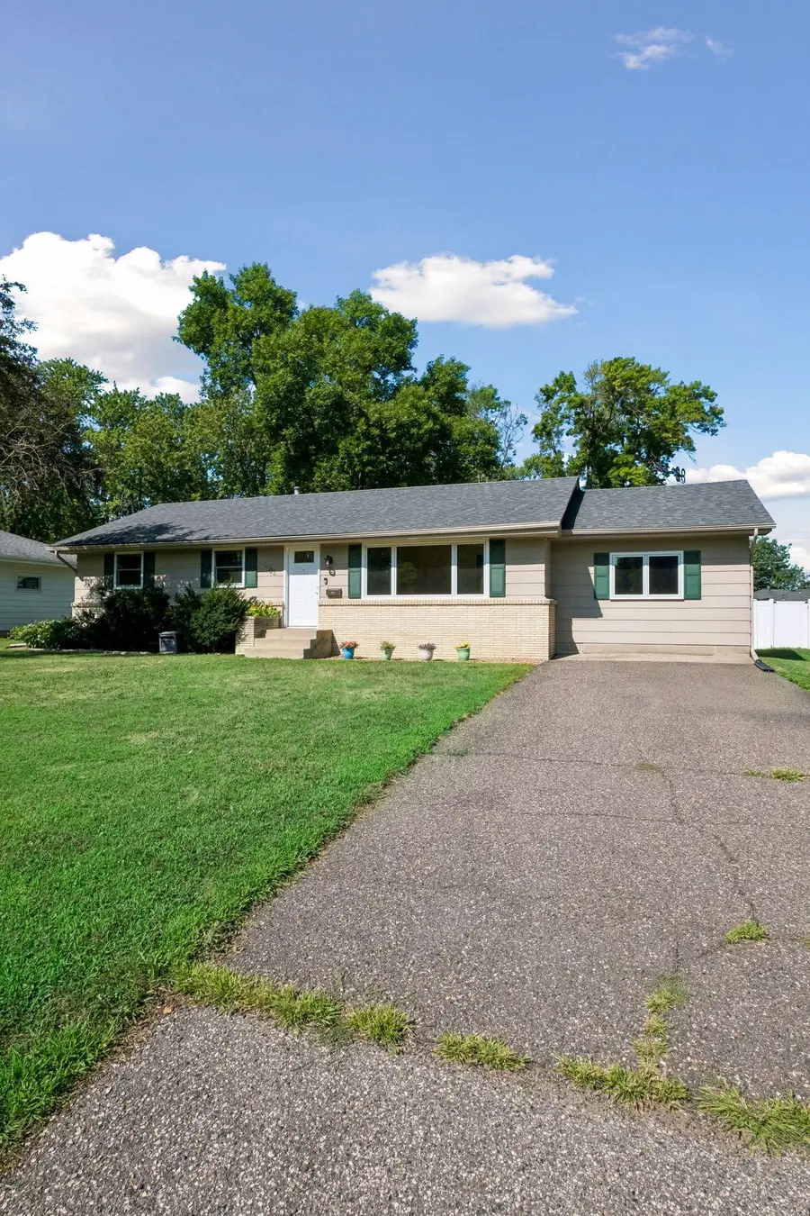 702 Madison Street S, Shakopee, MN 55379 - #2