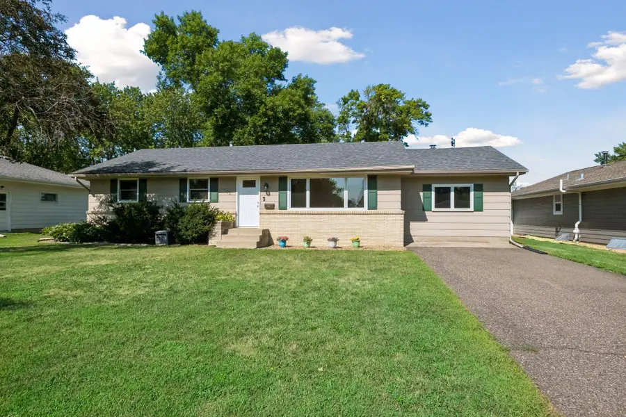 702 Madison Street S, Shakopee, MN 55379 - #3