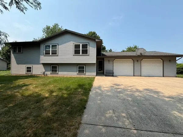 705 N Estates Avenue, Litchfield, MN 55355