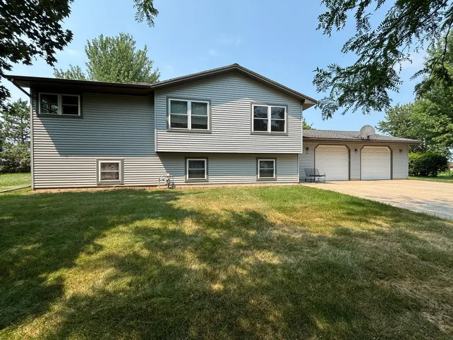 705 N Estates Avenue, Litchfield, MN 55355 - #2