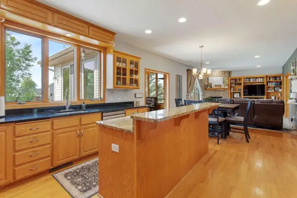 5721 103rd Avenue N, Brooklyn Park, MN 55443