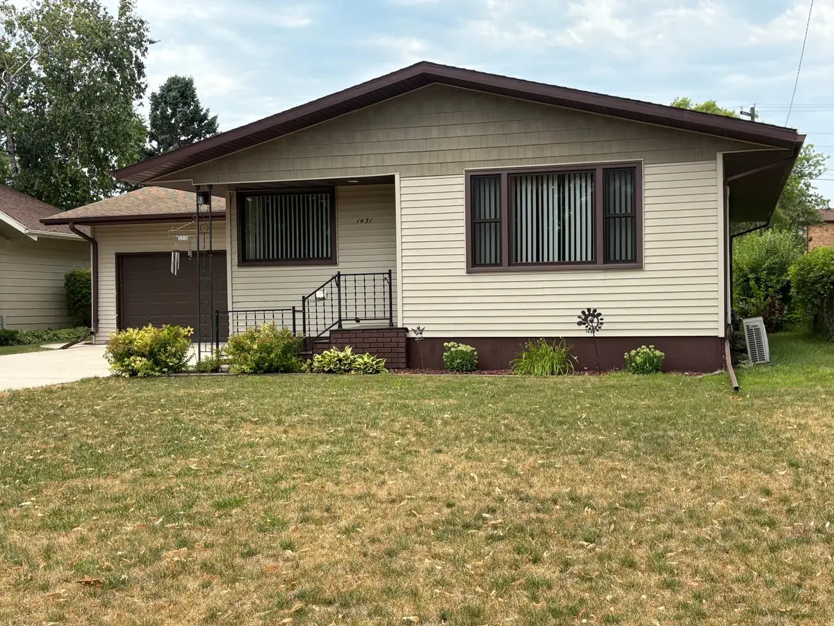 1431 7th Street N, Wahpeton, ND 58075 - #1