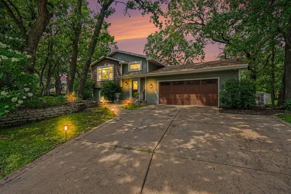 957 118th Lane Nw, Coon Rapids, MN 55448