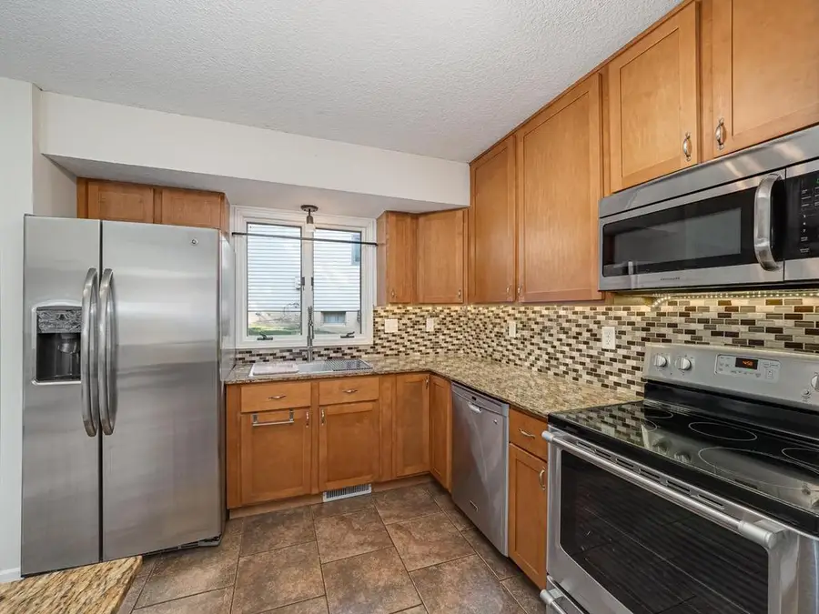 1567 Humboldt Avenue, West Saint Paul, MN 55118 - #3