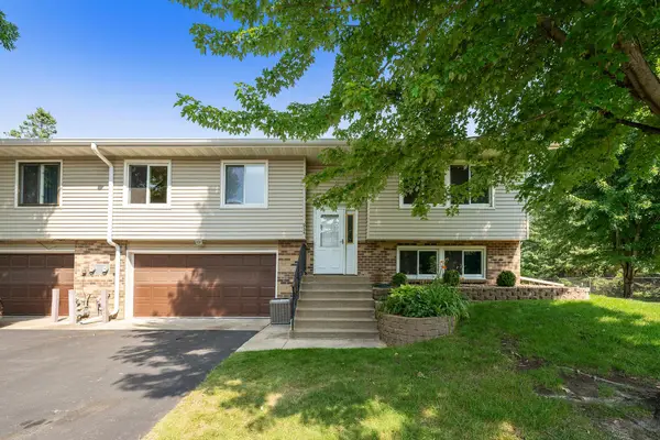 934 94th Avenue Ne, Blaine, MN 55434