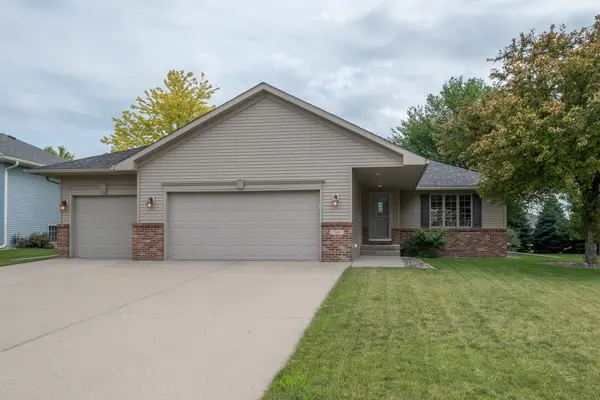 240 Grovebrook Circle, Mankato, MN 56001
