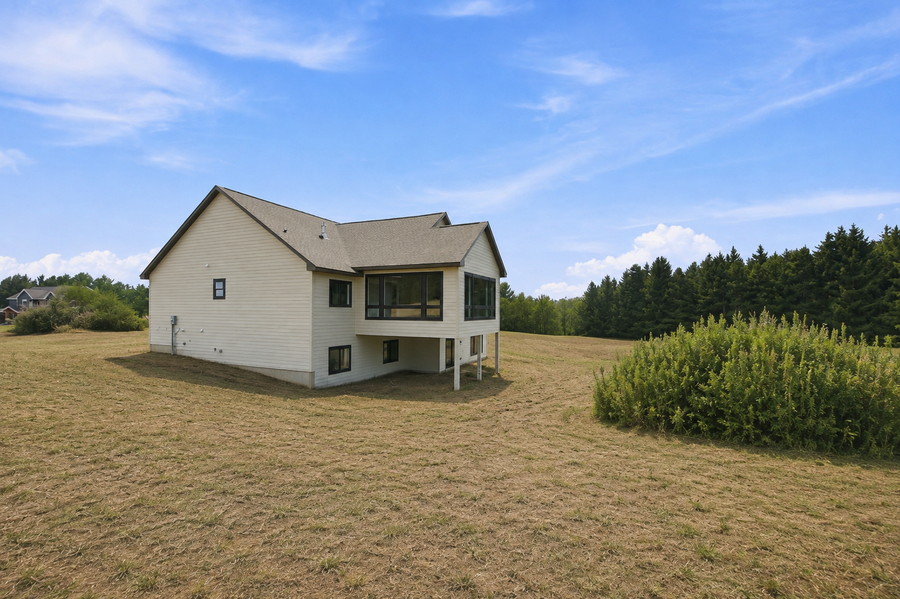 529 Chapman Hills Ct, Hudson, WI 54016 - #2