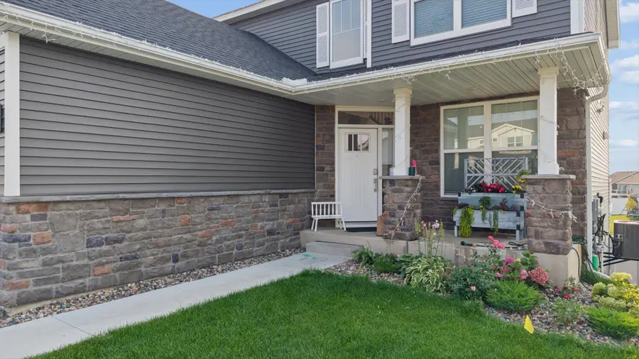 1908 Boulder Way, Carver, MN 55315 - #2