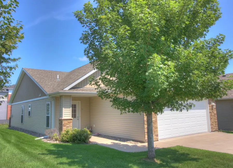 2734 Ridgeview Drive, Red Wing, MN 55066 - #2
