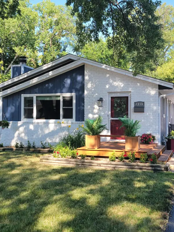 1312 Gettysburg Avenue N, Golden Valley, MN 55427