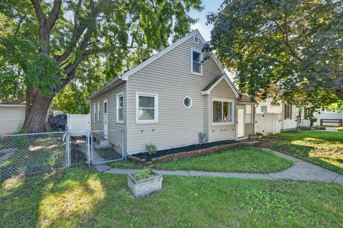 1217 7th Avenue S, South Saint Paul, MN 55075 - #1