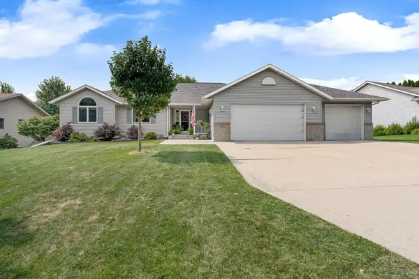 1624 Prairie Lane Ne, Owatonna, MN 55060
