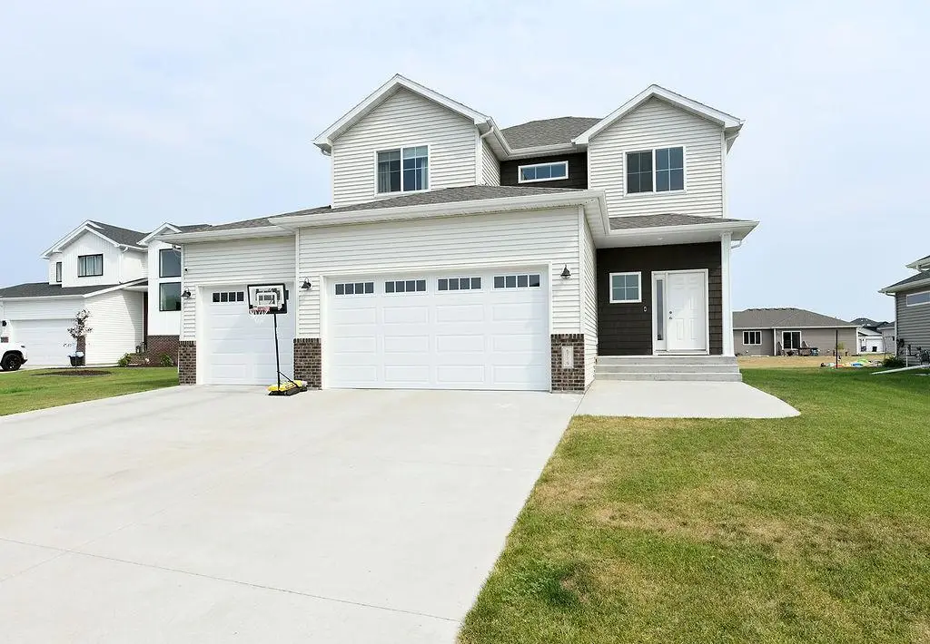 6719 Smylie Lane S, Fargo, ND 58104 - #1