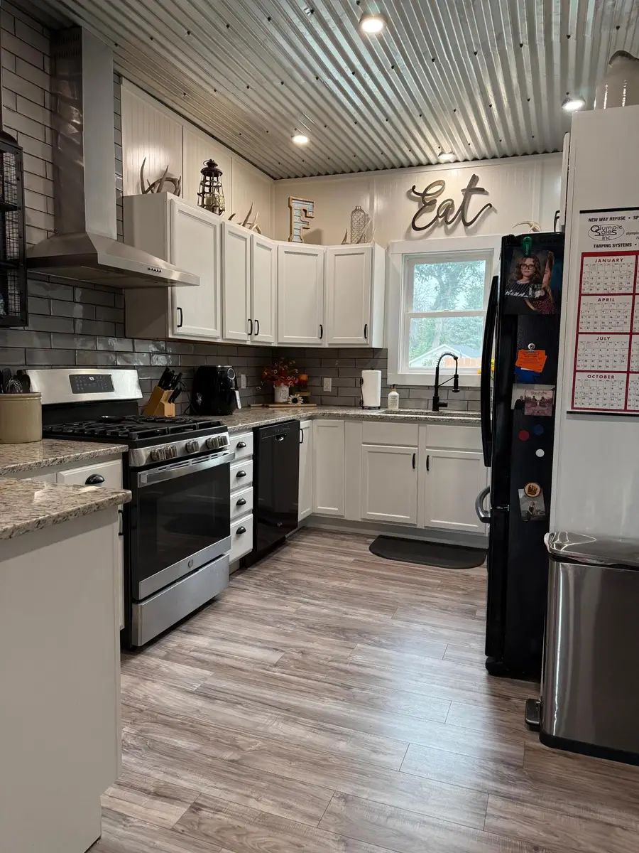 352 3rd Avenue S, Casselton, ND 58012 - #2
