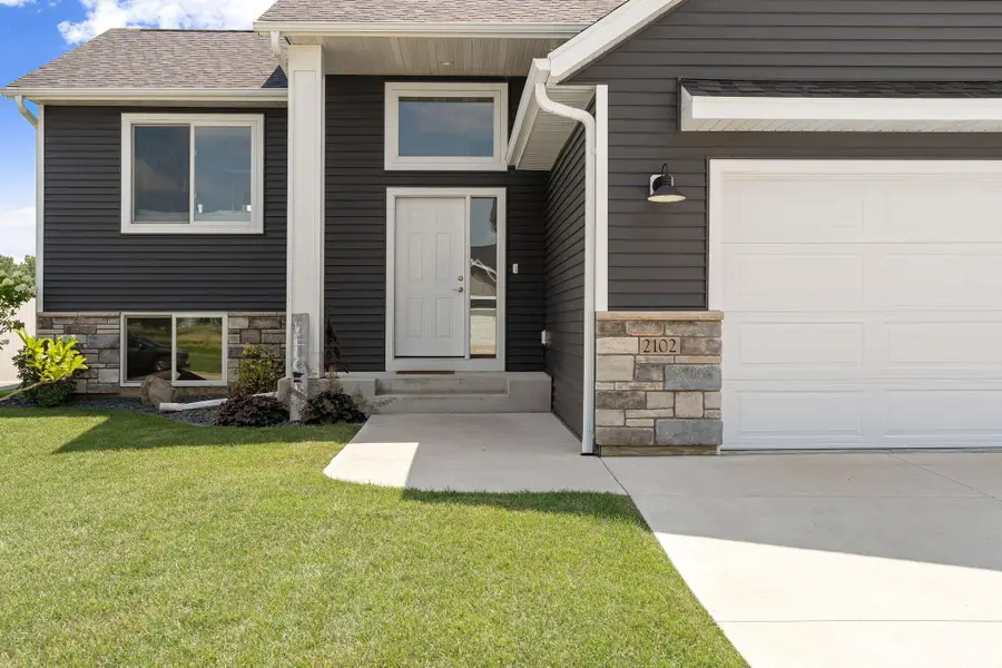 2102 14th Avenue Ne, Austin, MN 55912 - #3