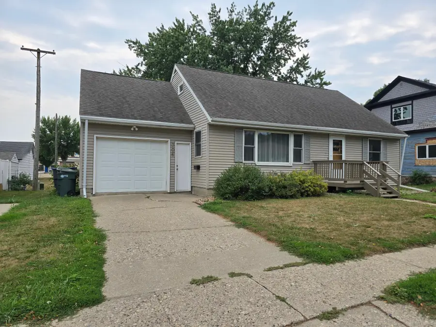 306 E Crawford Street, Luverne, MN 56156 - #2