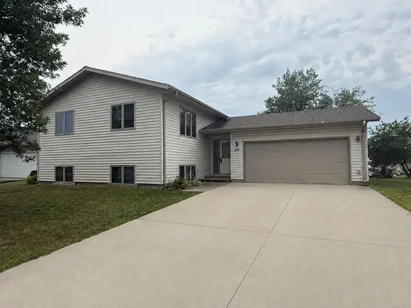 215 Gould Avenue Ne, Bemidji, MN 56601