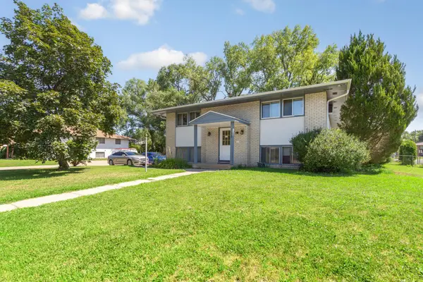 8843 18th Avenue S, Bloomington, MN 55425