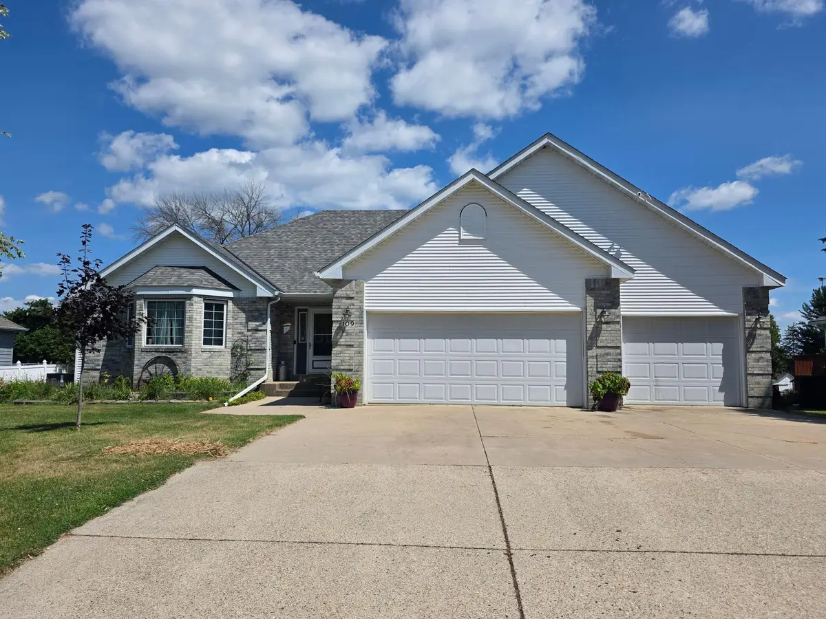 109 Anglewood Drive, Kenyon, MN 55946 - #1