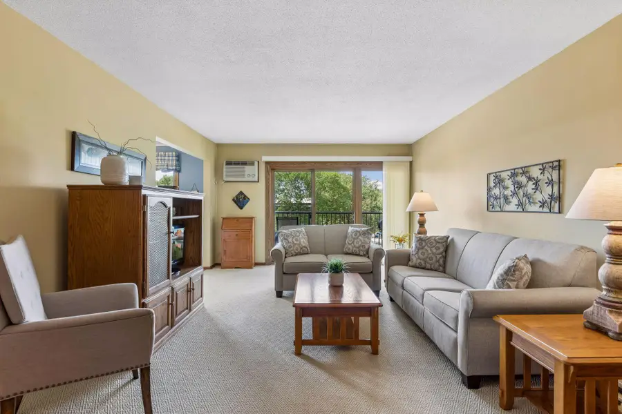 2700 Oxford Street N #140, Roseville, MN 55113 - #3