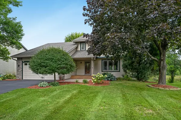 8400 W Lake Drive, Chanhassen, MN 55317
