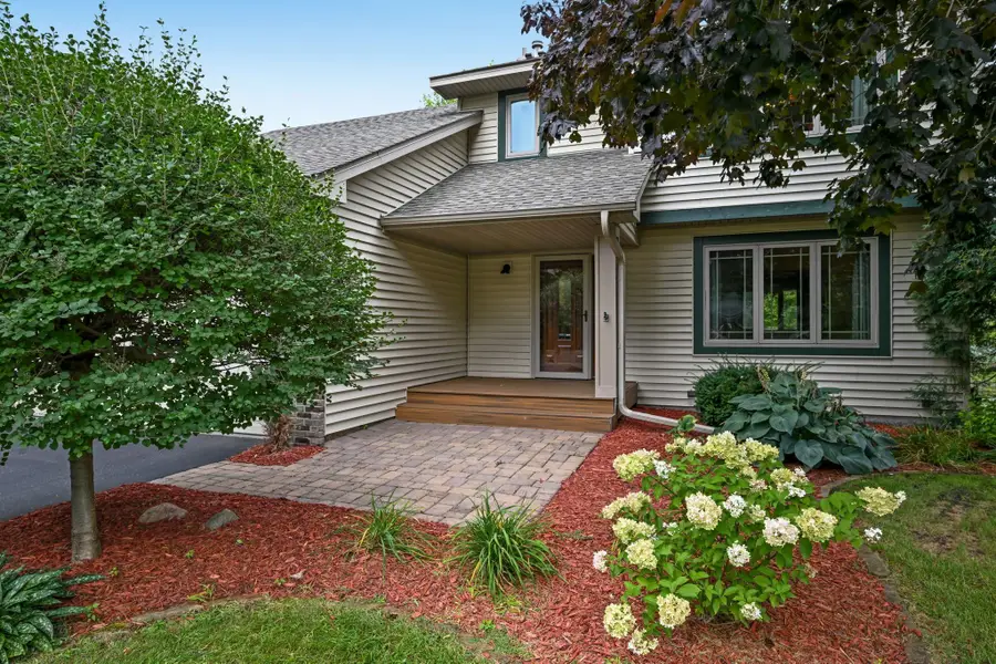 8400 W Lake Drive, Chanhassen, MN 55317 - #2