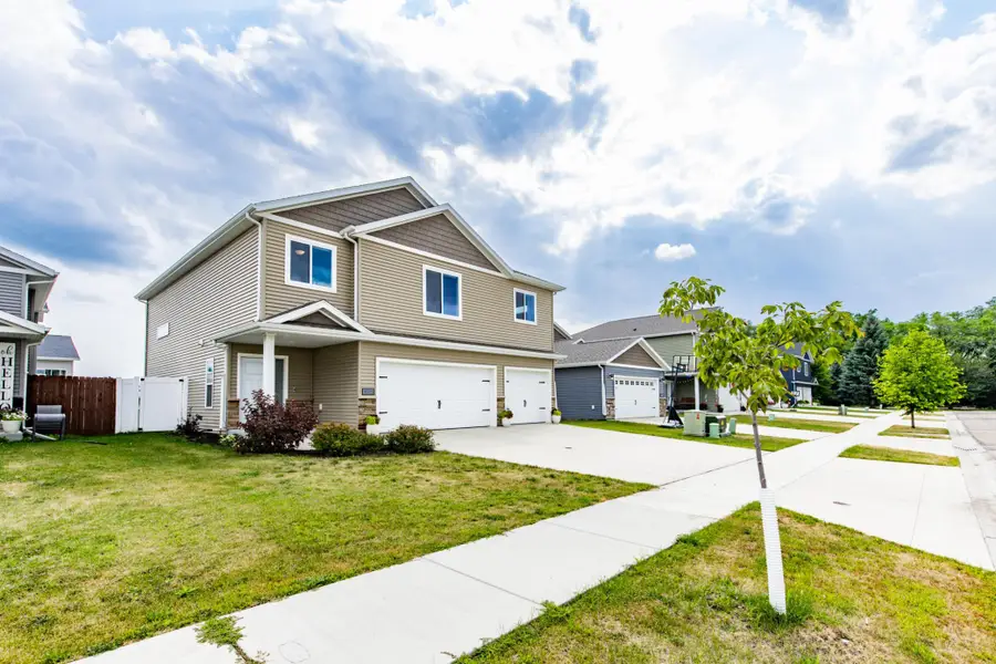 3005 38th Avenue S, Moorhead, MN 56560 - #2