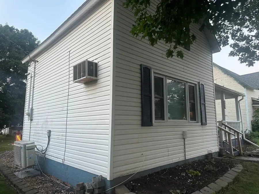 203 3rd Street Sw, Stewartville, MN 55976 - #3