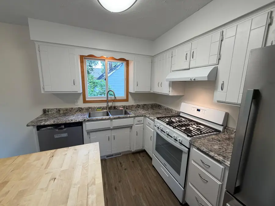 112 Mcgregor Avenue N, Mahtomedi, MN 55115 - #3