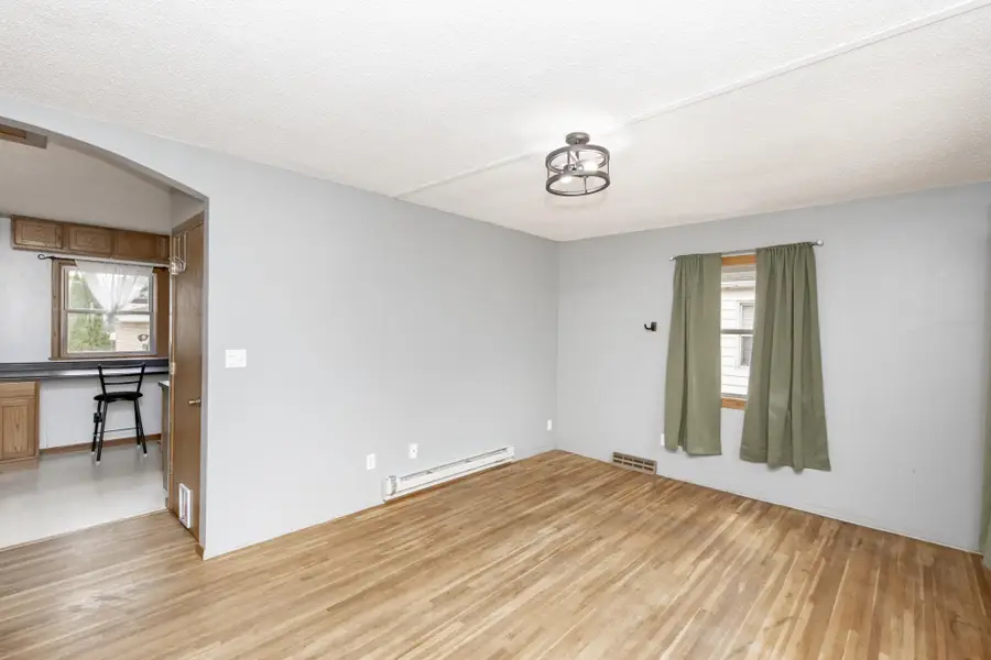 1542 13 1/2 Street S, Fargo, ND 58103 - #2