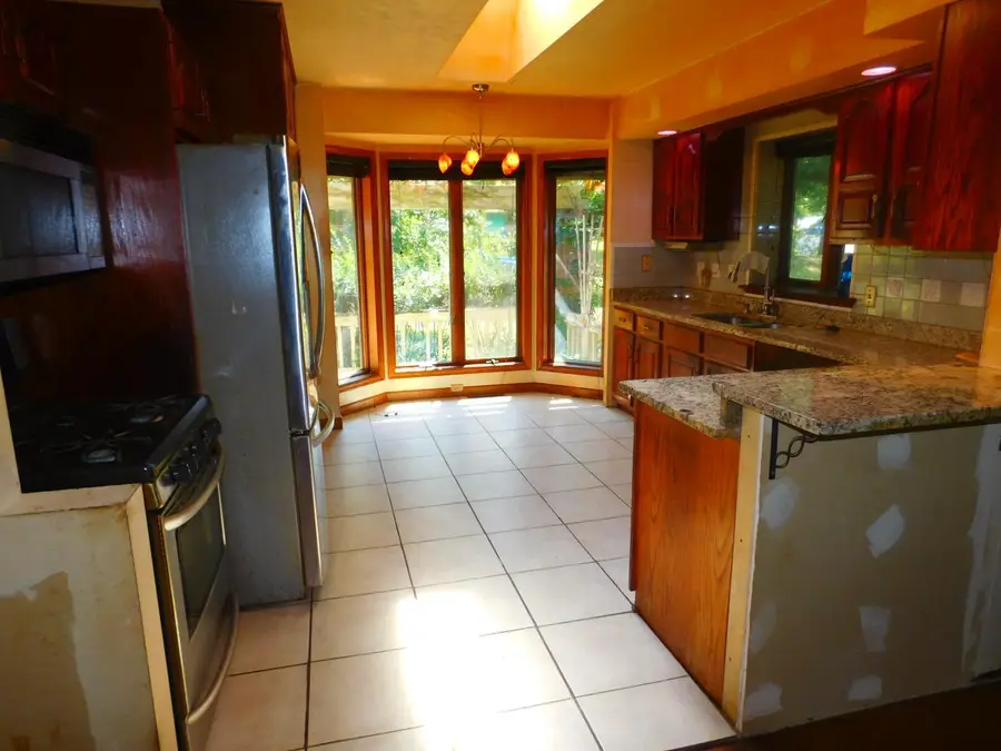 2091 Oakridge Street, Saint Paul, MN 55119 - #2