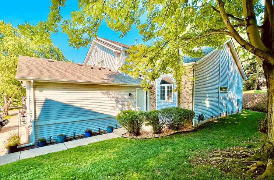 915 Kimberly Lane, Chanhassen, MN 55317 - #2