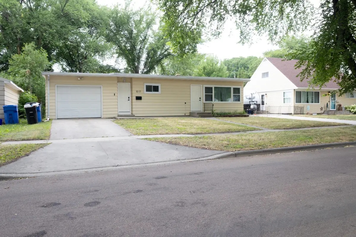 1017 18th Street S, Fargo, ND 58103 - #1