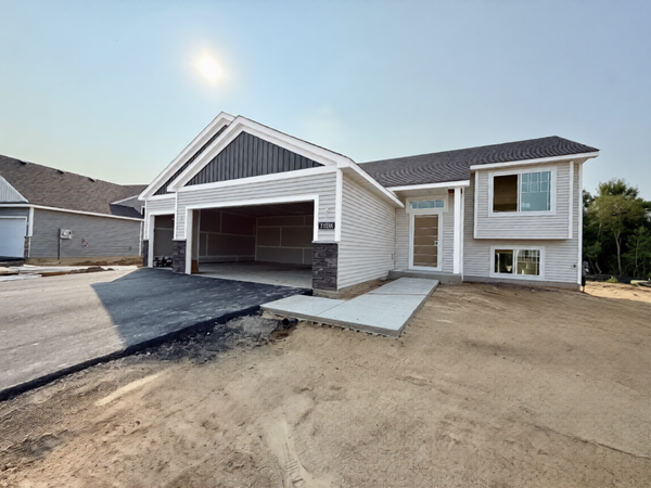 37528 Greenway Avenue, North Branch, MN 55056