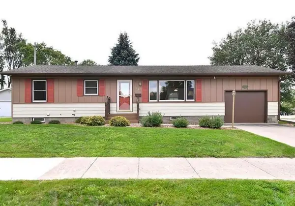 109 12th Street Nw, Faribault, MN 55021