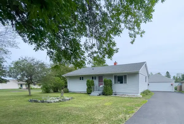 11 Ives Road, Silver Bay, MN 55614