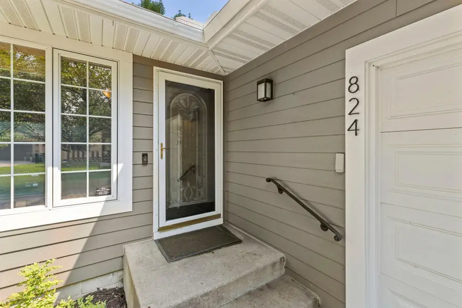 824 Craig Avenue Sw, Hutchinson, MN 55350 - #3
