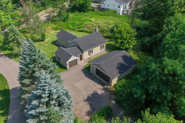1922 Oakland Road, Minnetonka, MN 55305