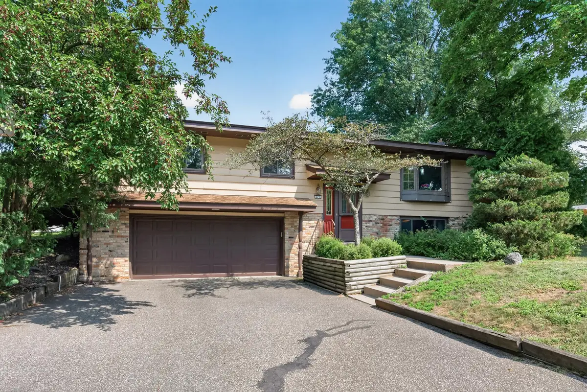 420 N Comstock Lane N, Plymouth, MN 55447 - #1