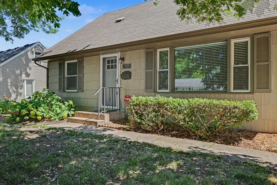 8439 Colfax Avenue S, Bloomington, MN 55420 - #3