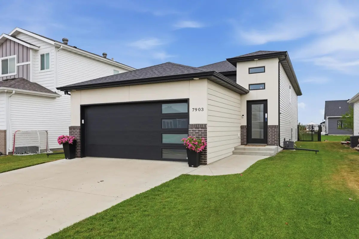 7903 Cottonwood Boulevard, Horace, ND 58047 - #1
