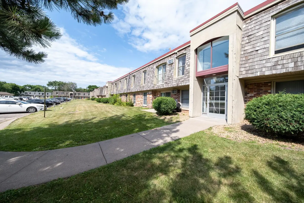 917 11th Avenue S #2, Hopkins, MN 55343 - #1